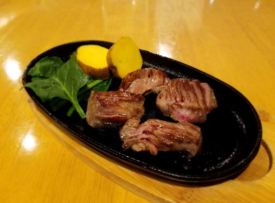 牛タンの鉄板焼