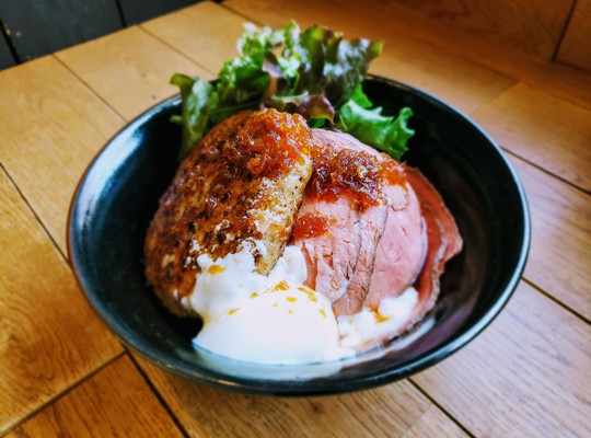 ローストビーフ＆ハンバーグ丼