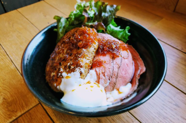 ローストビーフ＆ハンバーグ丼